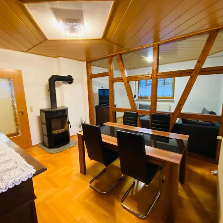 An Den Erlewiesen, 3sz, 85qm, Kamin Διαμέρισμα Schleusingen