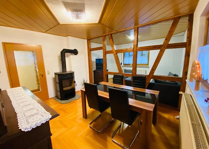 An Den Erlewiesen, 3sz, 85qm, Kamin Appartement Schleusingen