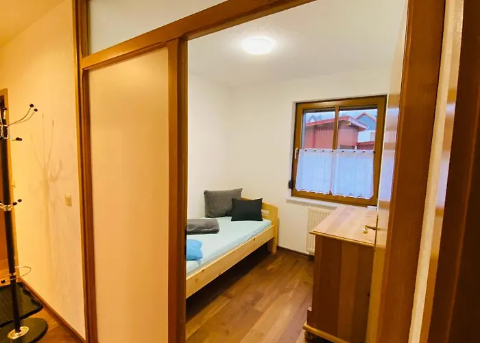 An Den Erlewiesen, 3sz, 85qm, Kamin * Schleusingen