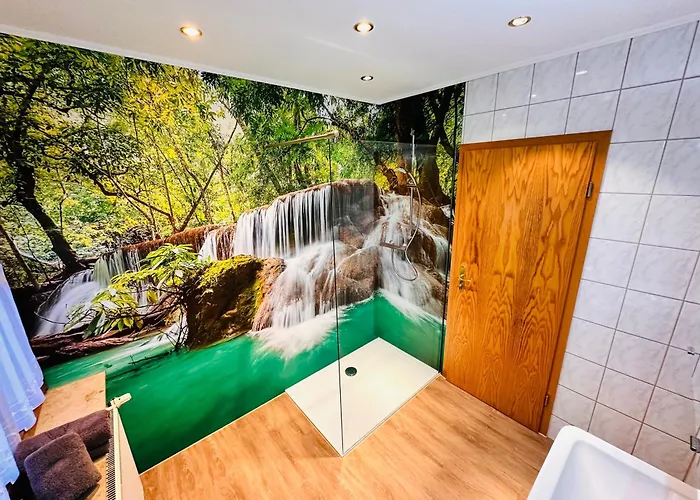 An Den Erlewiesen, 3sz, 85qm, Kamin Appartement Schleusingen